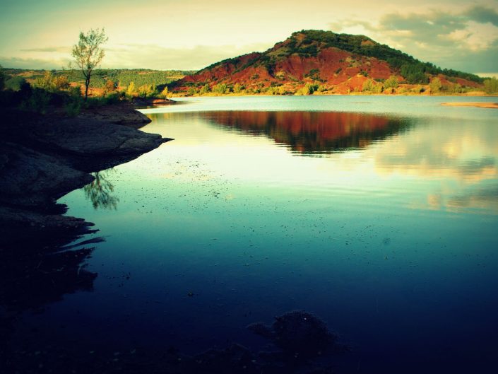 Autour du lac du Salagou