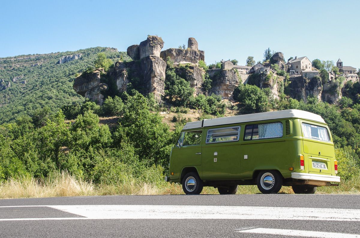 José, le combi vw vert de Les vieilles qui roulent sur les routes des Cévennes