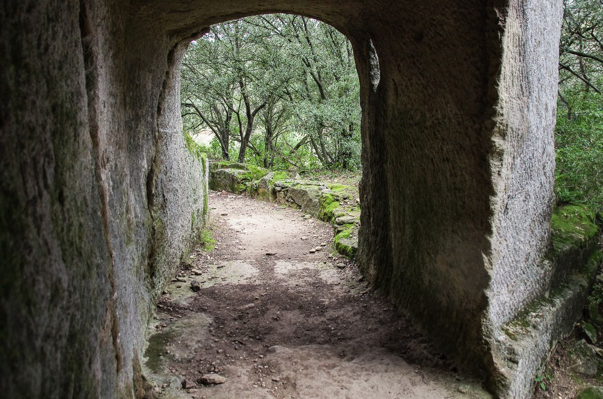 Pont et ancien aqueduc pas très loin du Pont du gard