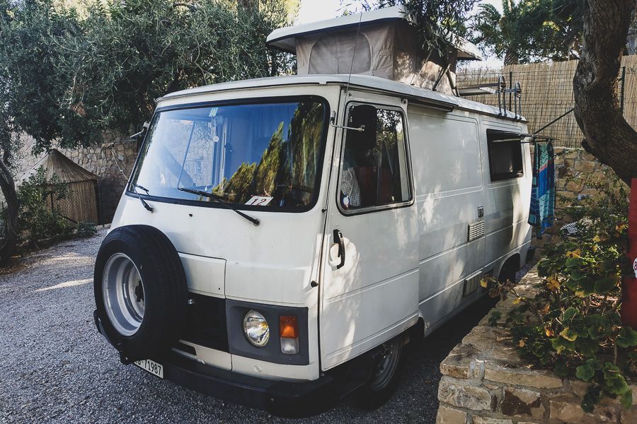 Vieux J9 au camping à Cefalu en Sicile