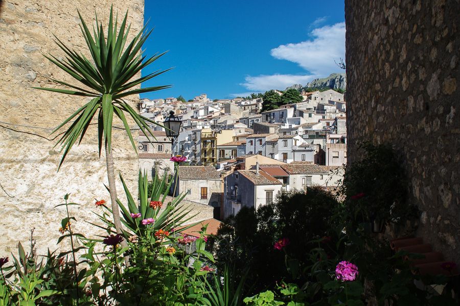 Vue sur le village de Gratteri