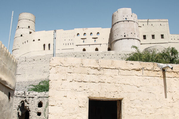 Entrons au Fort de Bahla